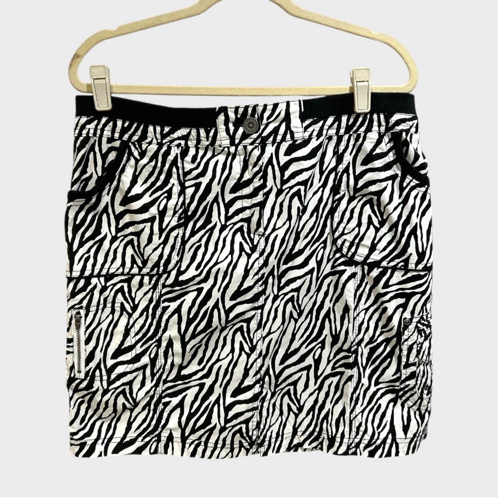 NEW! Chico's Zebra Black and White Mini Pencil Skirt Night Out Size 2 - Picture 3 of 11